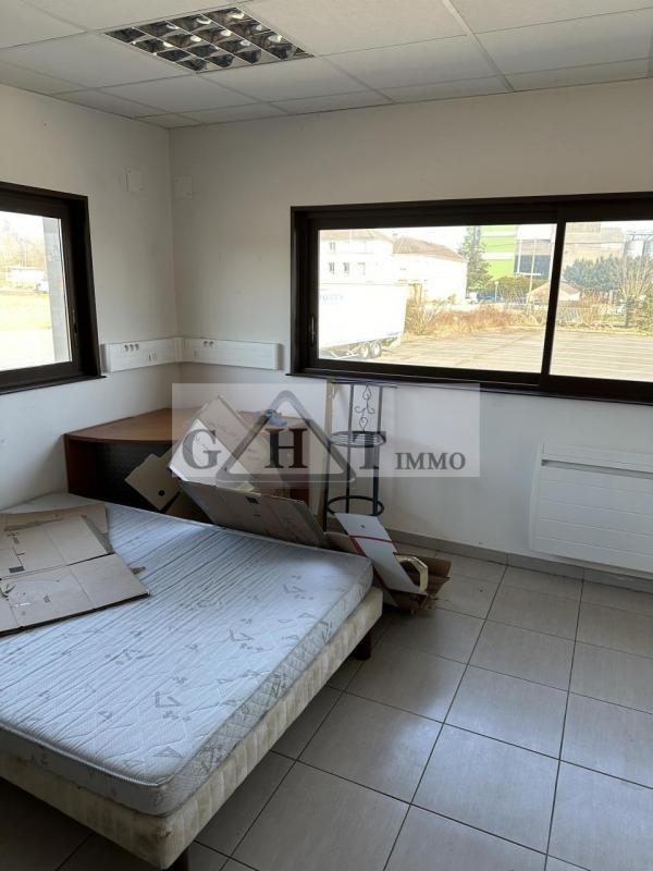 Terrain industriel - 6 737 m²