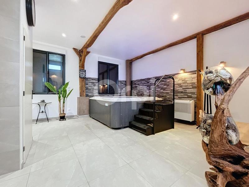 Maison - 236 m² - 7 pièces