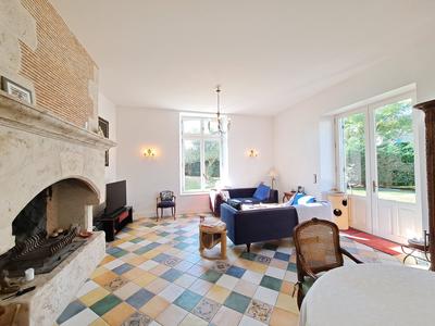 Maison - 185 m² - 15 pièces