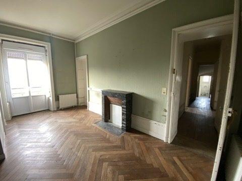 Maison - 275 m² - 12 pièces