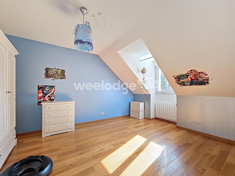 Maison traditionnelle - 166 m² - 6 pièces