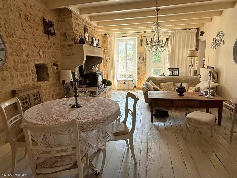 Maison en pierre - 228 m² - 7 pièces