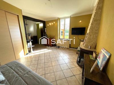 Maison - 220 m² - 8 pièces