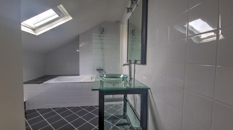 Maison - 196 m² - 8 pièces