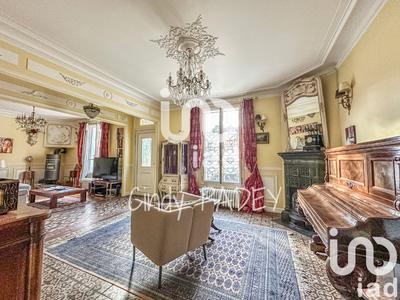 Maison - 220 m² - 9 pièces