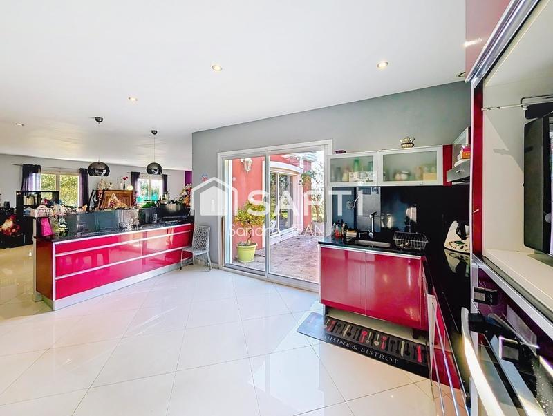 Maison - 166 m² - 6 pièces