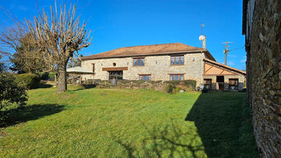 Maison - 340 m² - 6 pièces