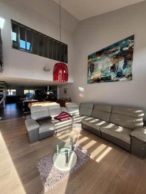 Loft - 185 m² - 4 pièces