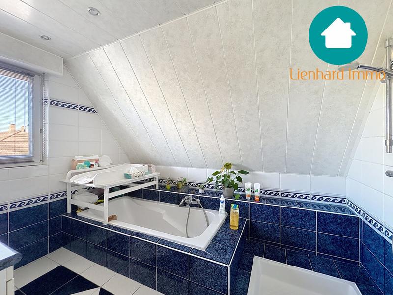 Maison - 200 m² - 7 pièces