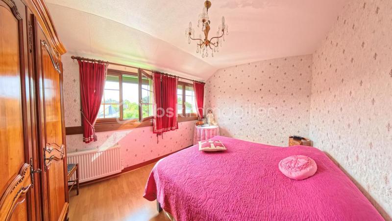 Maison - 250 m² - 10 pièces