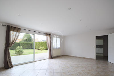 Maison traditionnelle - 196 m² - 7 pièces