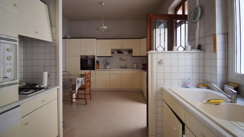 Maison - 214 m² - 9 pièces