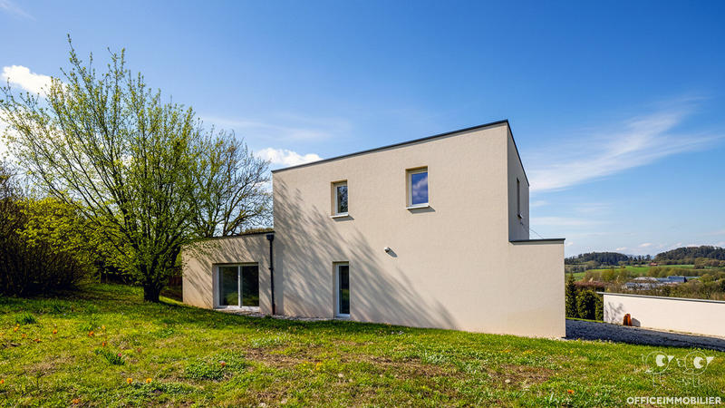 Maison - 121 m² - 6 pièces