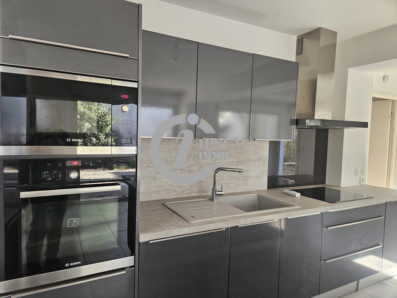 Appartement - 96 m² - 4 pièces