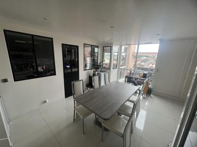 Appartement - 96 m² - 5 pièces