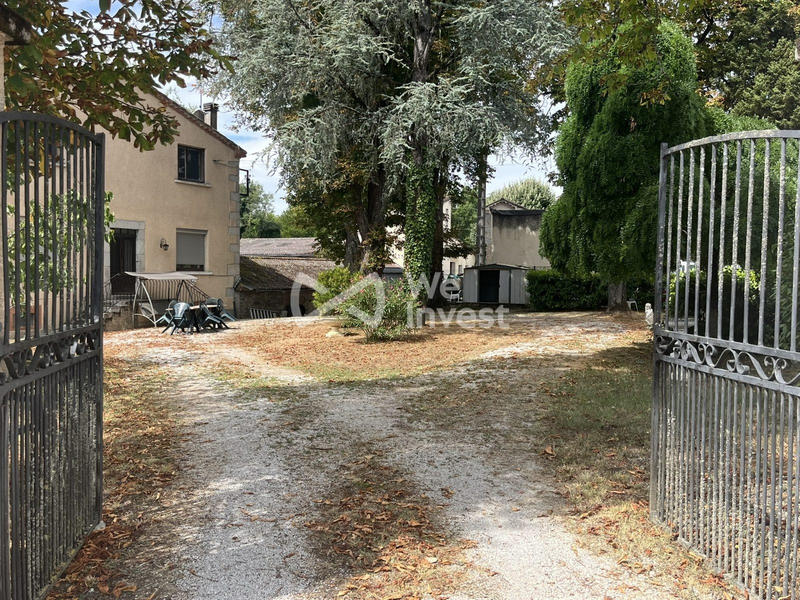 Maison - 300 m² - 6 pièces