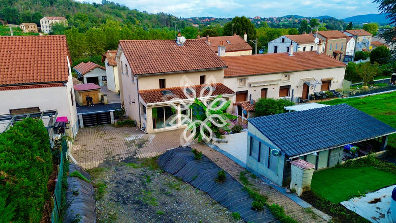 Maison - 140 m² - 7 pièces