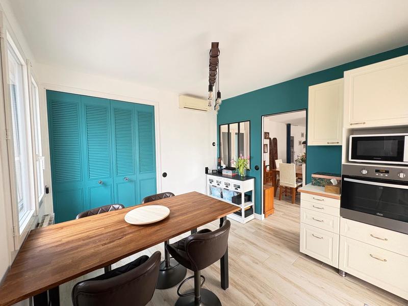 Demeure - 220 m² - 5 pièces