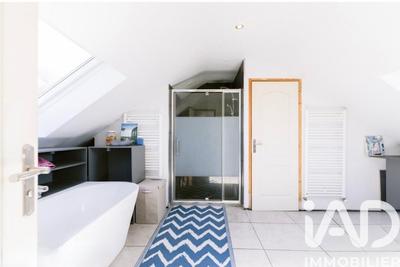 Maison - 153 m² - 8 pièces