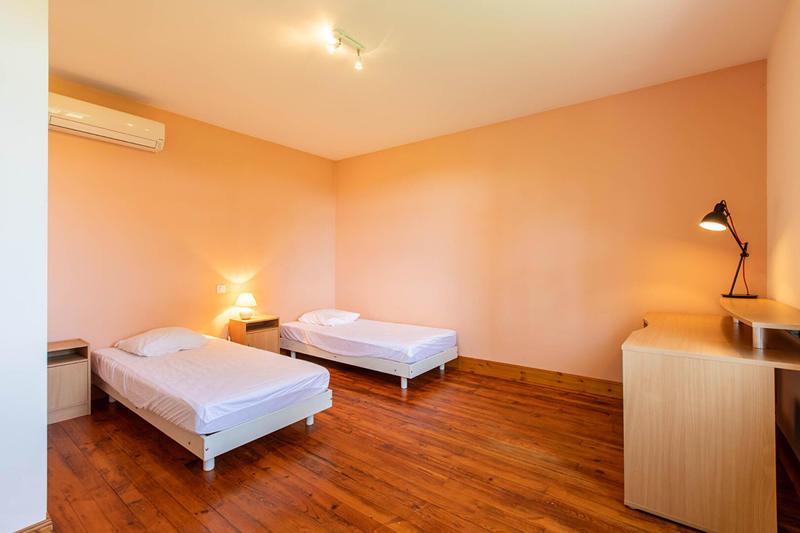 Maison - 259 m² - 10 pièces