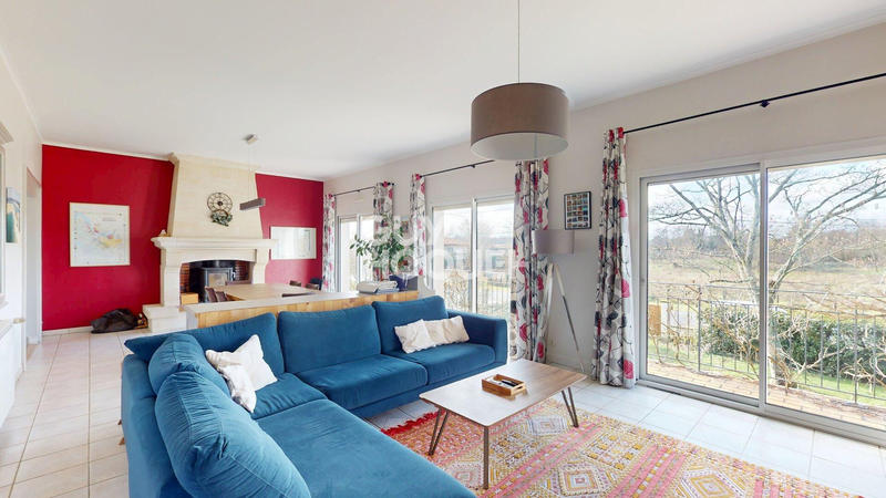 Maison - 226 m² - 9 pièces