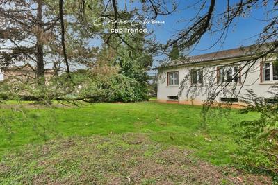 Maison - 137 m² - 5 pièces