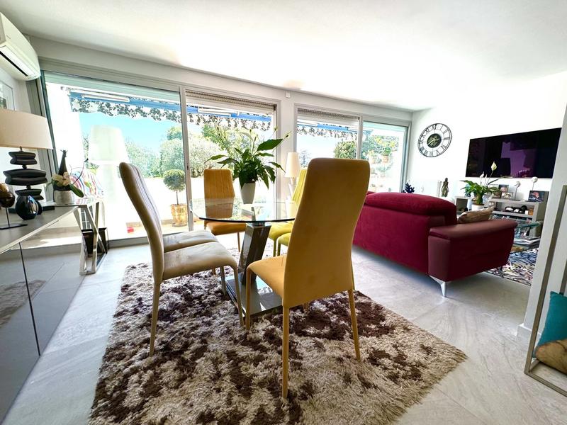 Appartement - 90 m² - 3 pièces