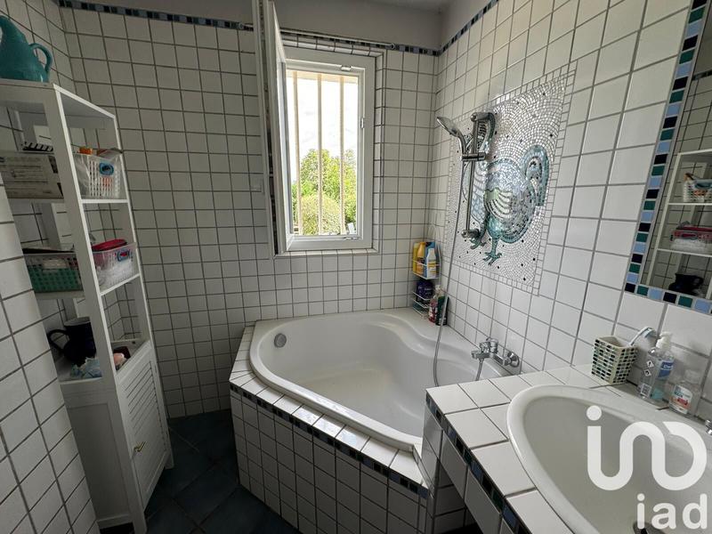 Maison - 234 m² - 8 pièces