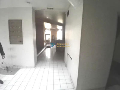 Local commercial - 584 m²