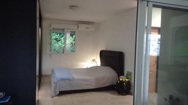 Demeure - 253 m² - 5 pièces