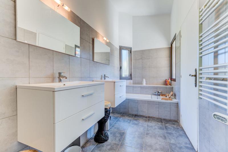 Maison - 276 m² - 5 pièces