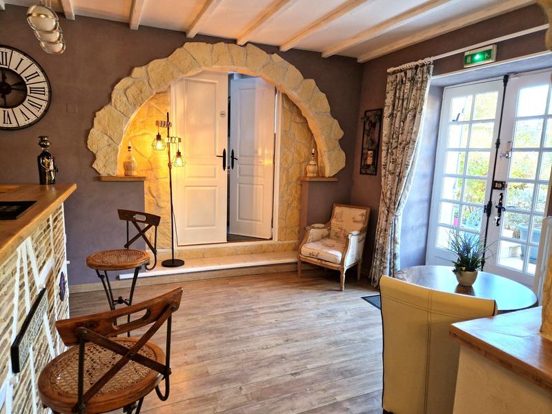 Maison traditionnelle - 265 m² - 8 pièces