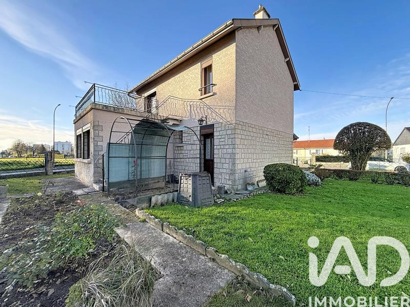 Maison - 93 m² - 5 pièces