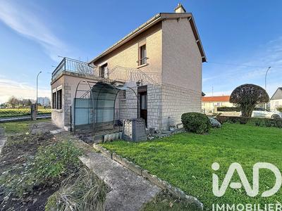 Maison - 93 m² - 5 pièces