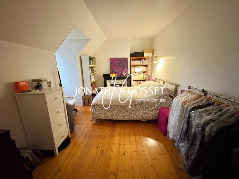 Maison - 247 m² - 10 pièces