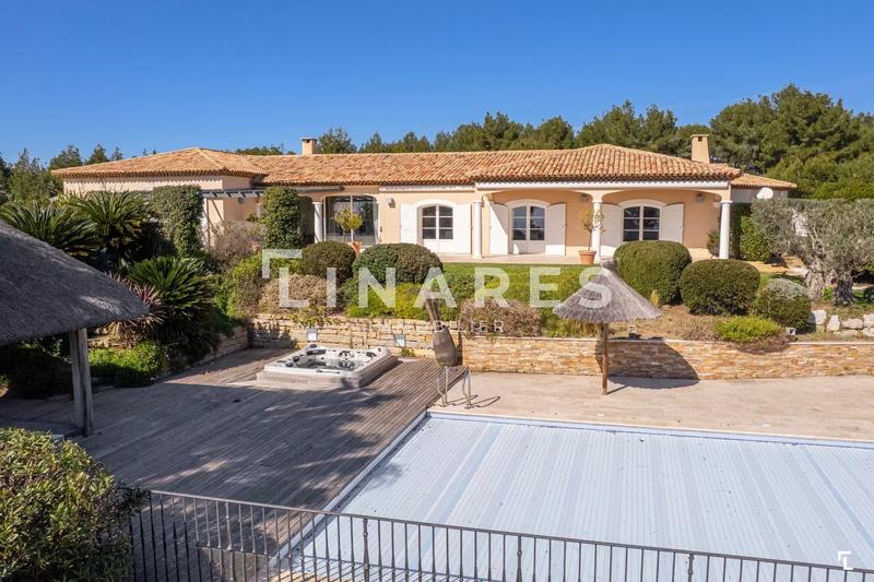 Maison - 570 m² - 7 pièces