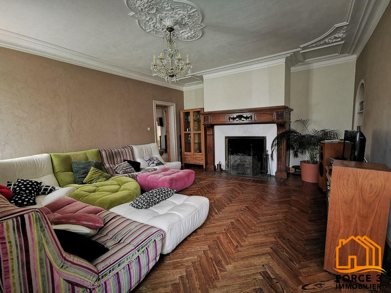 Maison - 250 m² - 11 pièces