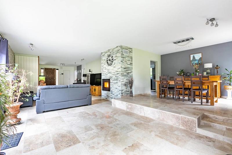 Maison - 258 m² - 8 pièces