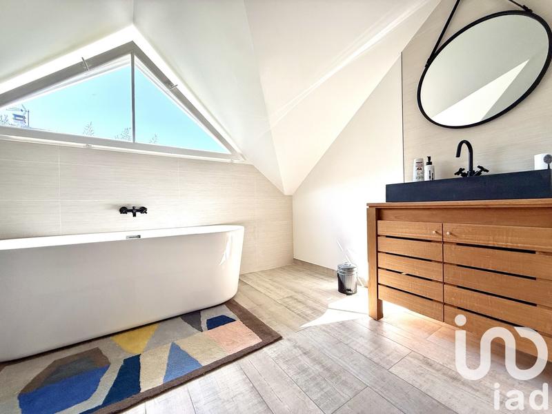 Maison - 187 m² - 7 pièces