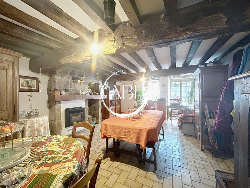 Maison - 145 m² - 9 pièces