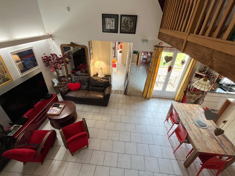 Maison - 180 m² - 5 pièces