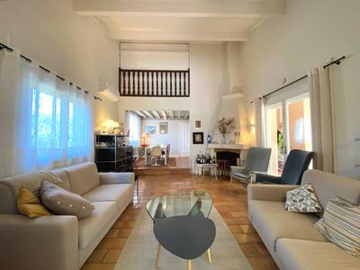 Maison - 230 m² - 10 pièces