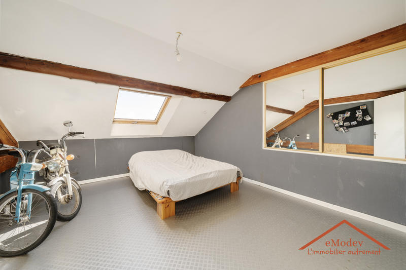 Maison - 200 m² - 5 pièces