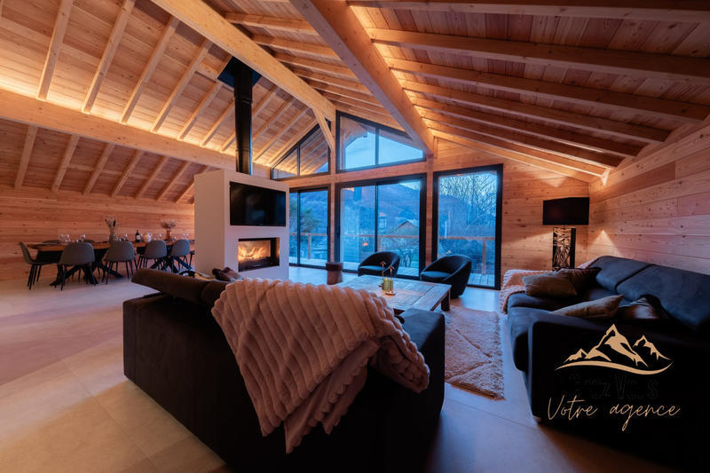 Châlet - 255 m² - 6 pièces