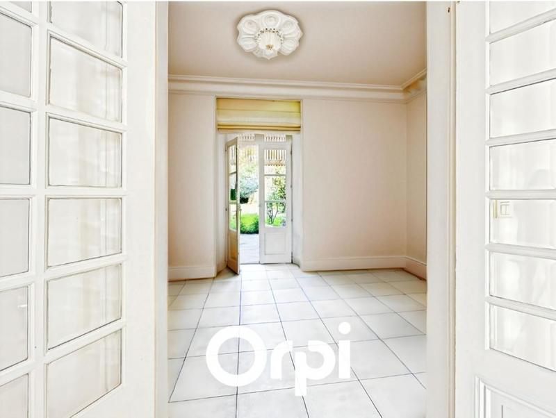 Maison - 231 m² - 8 pièces