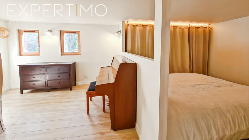 Maison - 182 m² - 7 pièces