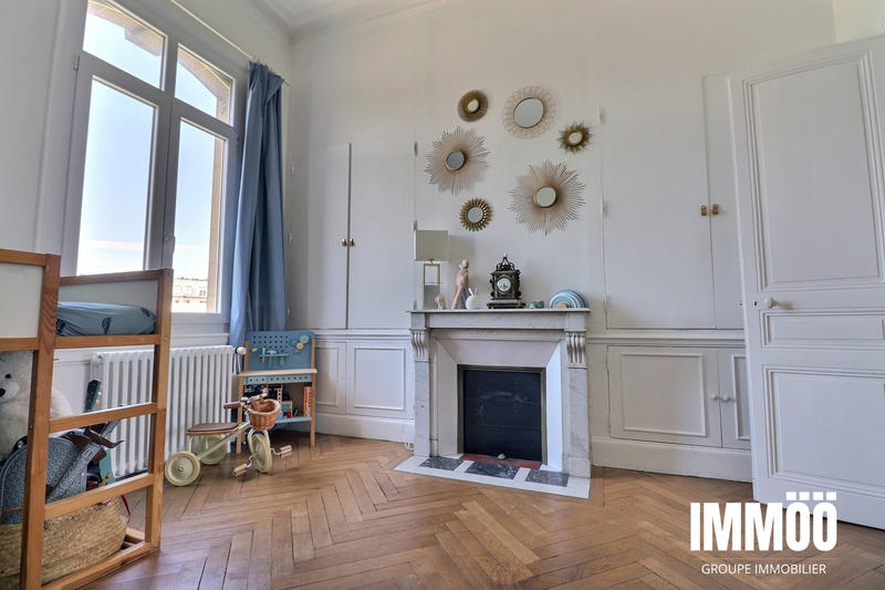 Appartement - 174 m² - 5 pièces