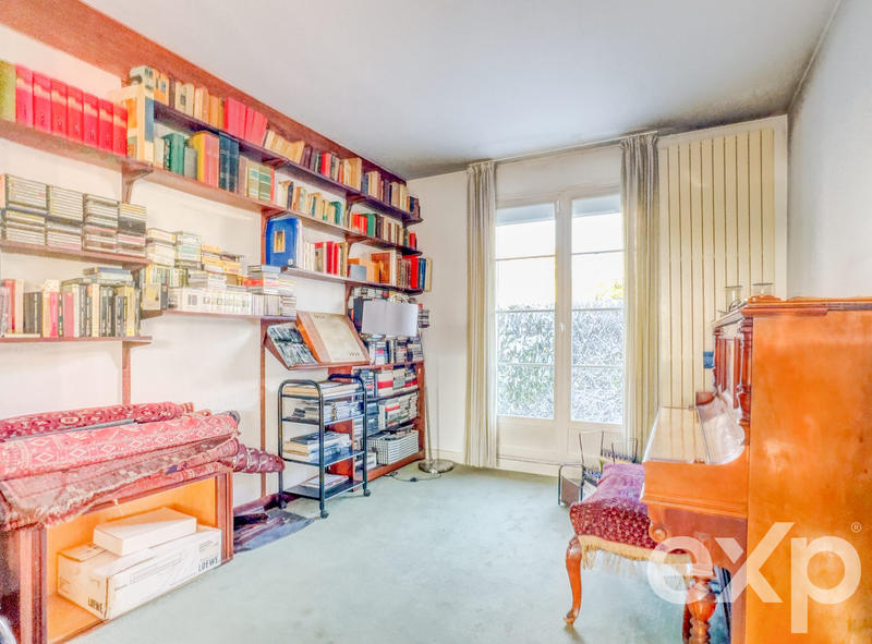 Maison - 235 m² - 9 pièces