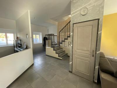 Maison - 240 m² - 6 pièces