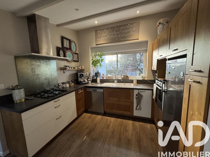 Maison - 215 m² - 7 pièces